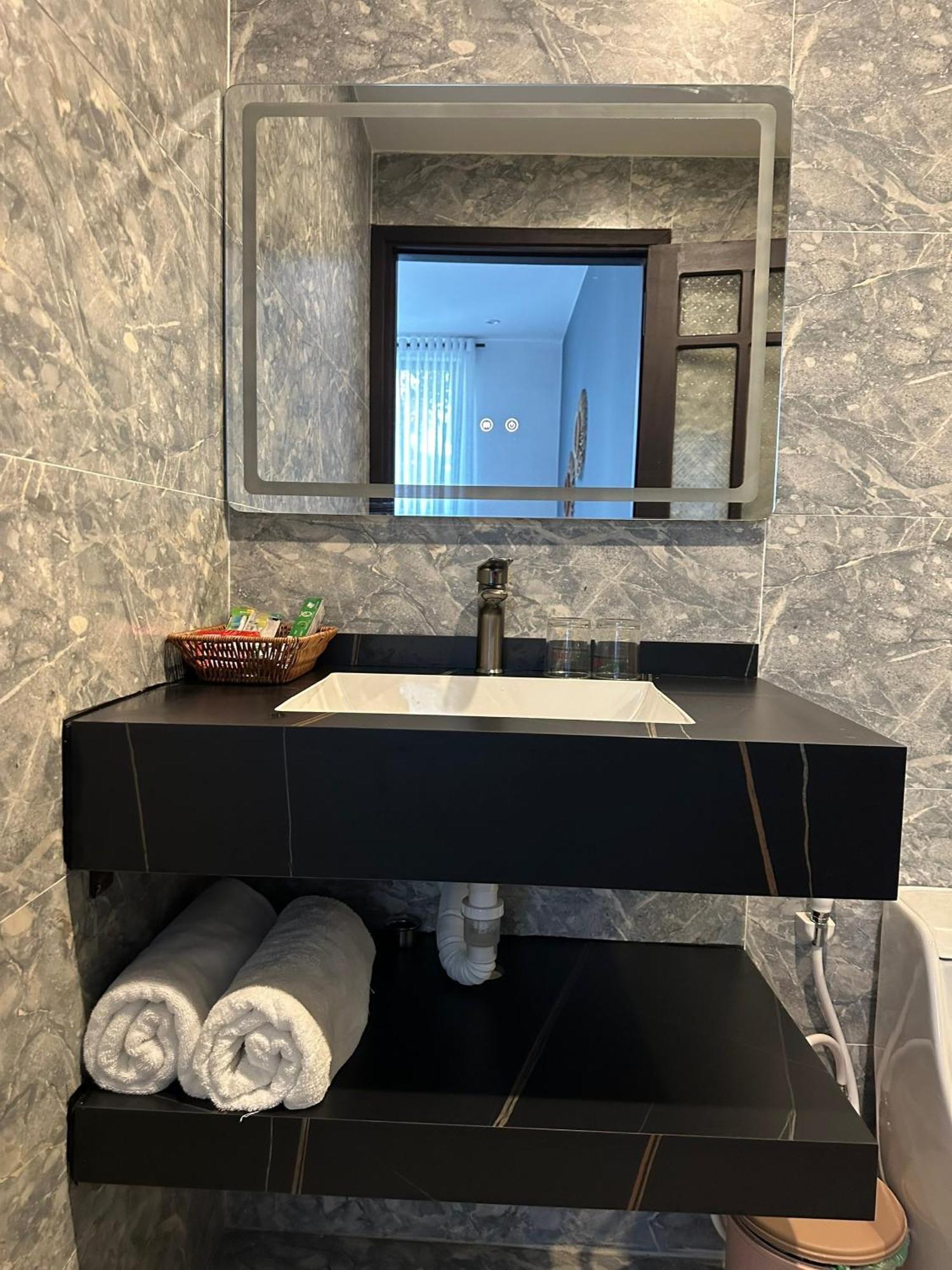 Water Palm Residence Hieu Nhon 外观 照片